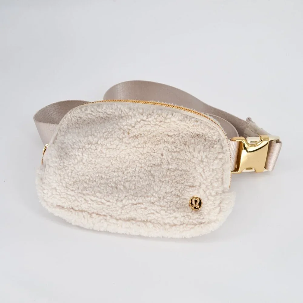 Lululemon Everywhere Belt Bag 1L Fleece Fanny Pack Adjustable Strap in White